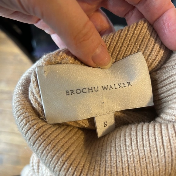 NWY Brochue Walker fur sleeves sweater - Picture 5 of 7